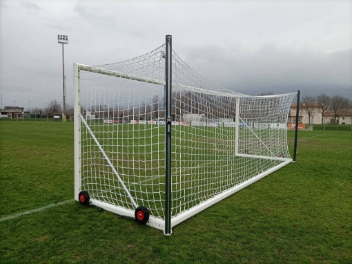 Kép Mobil futballkapu kerekekkel és hálófeszítéssel 7,32 × 2,44 m hálóval együtt — VI 5902